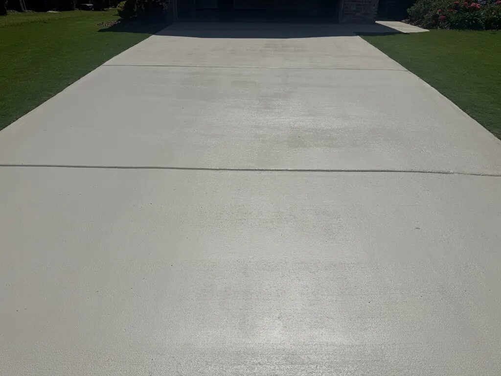 Driveway Beige — Exterior Painting in Foley, Baldwin County, Alabama by Paint Doctors LLC.