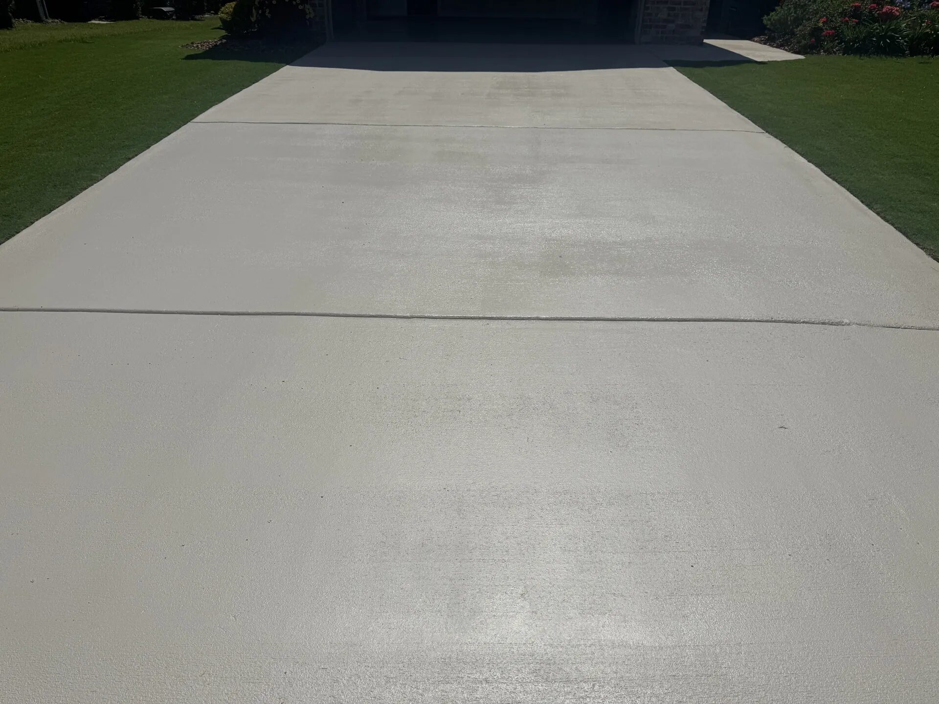 Driveway Beige — Exterior Painting in Foley, Baldwin County, Alabama by Paint Doctors LLC.