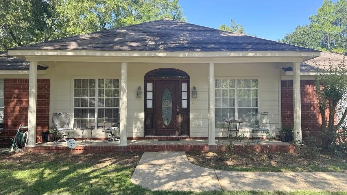 Wood Siding Cream — Exterior Painting in Spanish Fort, Baldwin County, Alabama by Paint Doctors LLC.